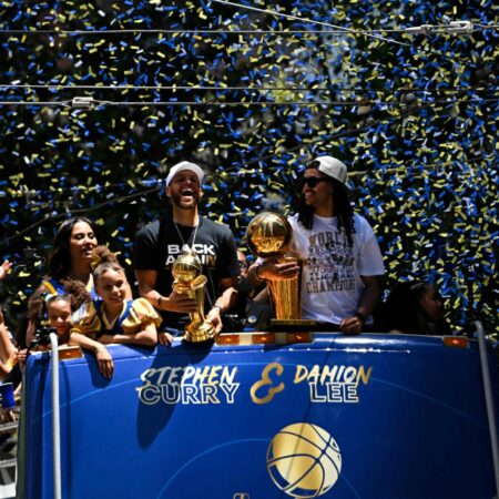 Golden State Warriorsi proslavili naslov prvaka NBA lige na ulicama San Francsica, pogledajte kako je to izgledalo